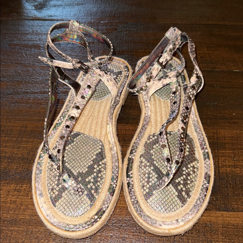 NWT-Vince Camuto Multicolor snakeskin looking Strappy Sandals